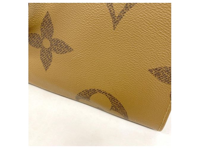 Borsa Tote Louis Vuitton Monogram Giant Reverse OnTheGo GM Marrone - vista 8