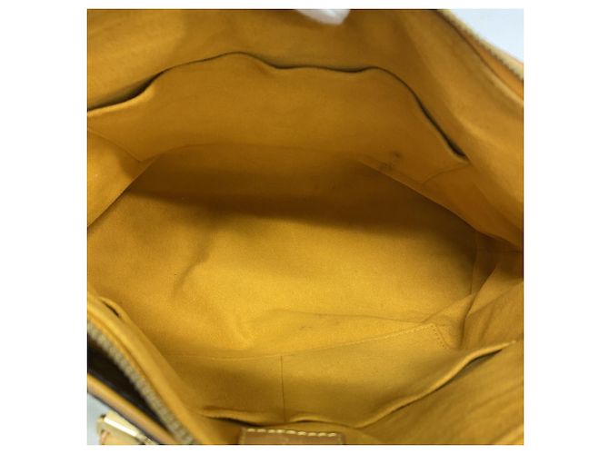 Borsa 2-Way Monogram Pallas di Louis Vuitton D'oro - vista 4