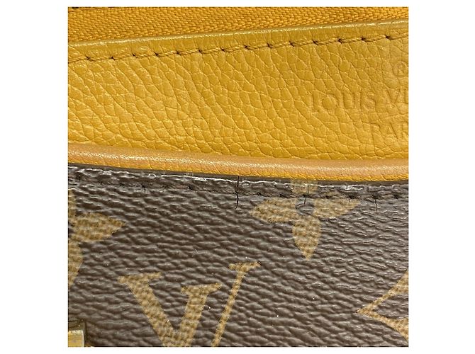 Borsa 2-Way Monogram Pallas di Louis Vuitton D'oro - vista 7