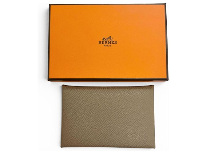 Hermès Tarjetero Hermes Calvi en Veau Epsom Gris Etoupe Gris pardo - vista 2