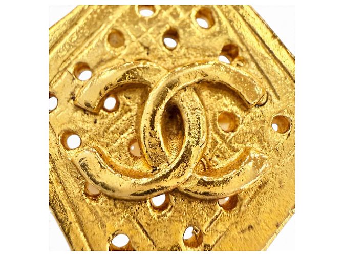 Spilla Vintage Chanel 94P Coco Mark Large Antique D'oro - vista 3
