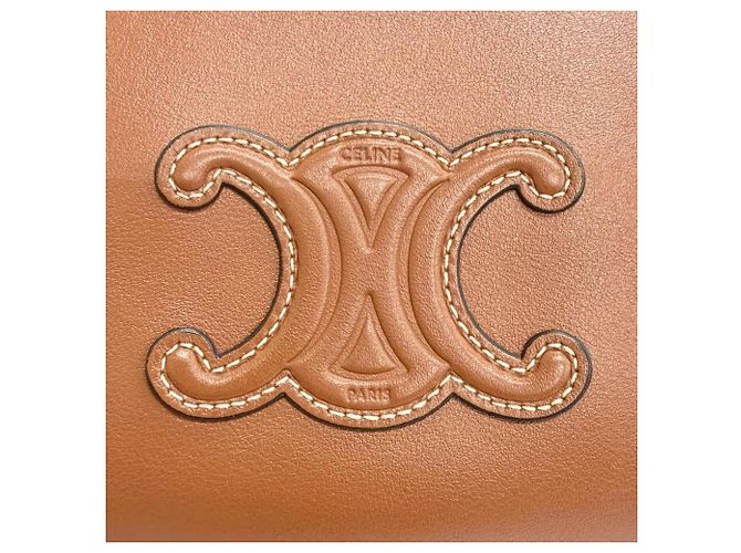 Céline Borsa a tracolla con catena Celine in pelle di vitello liscia Cuile Triomphe Marrone - vista 10
