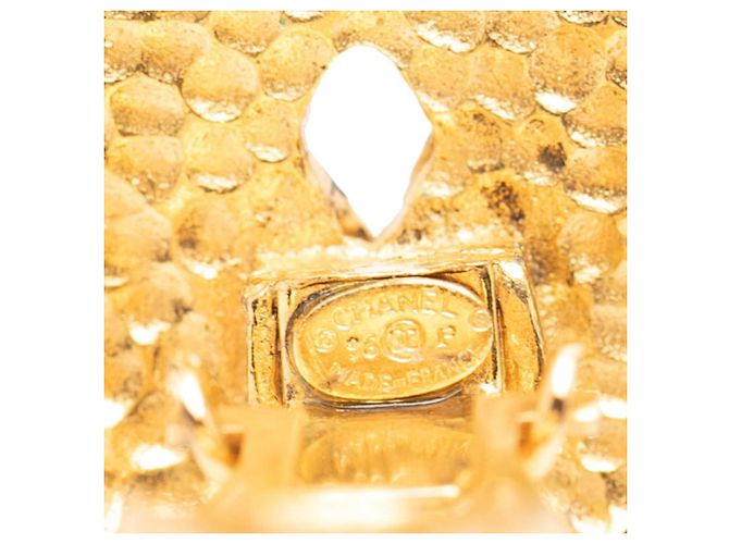 Orecchini a clip con motivo nastro logo Chanel D'oro - vista 3
