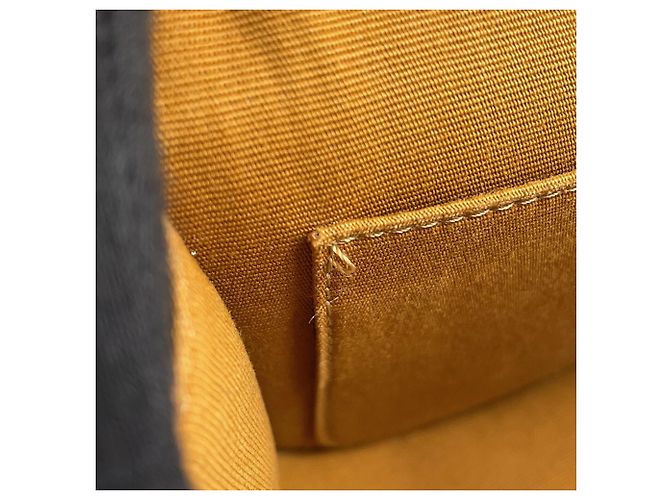 Céline Borsa a tracolla Celine Triomphe Folco Medium in pelle Marrone - vista 10