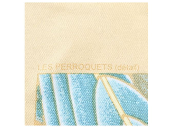 Silk In Hermès Hermes Carre 90 Les Perroquets Parrot Sciarpa di Seta Beige - vista 9
