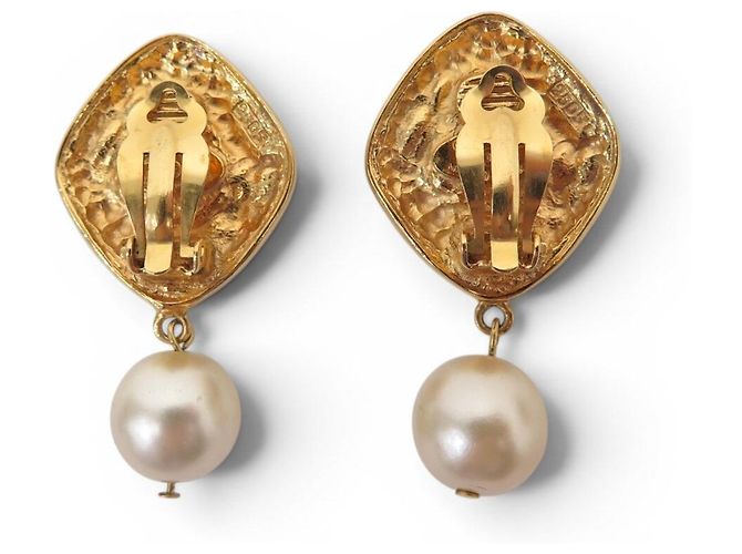 ORECCHINI VINTAGE CHANEL 1990 BAROCCHI DI PERLE CLIP D'oro - vista 3