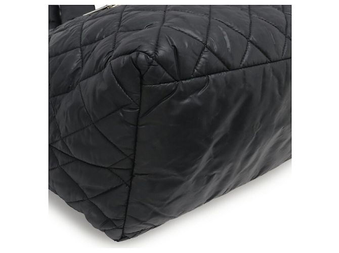 Tote Chanel Coco Cocoon Small in Nylon e Pelle Nero - vista 3