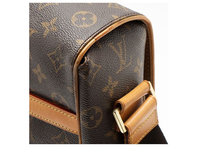 Louis Vuitton Vintage Monogram Canvas Abbesses Messenger Marrone - vista 10