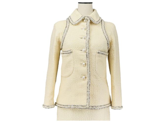 Timeless Conjunto 2way de tweed con botón Coco Mark Chanel Beige Crudo - vista 4