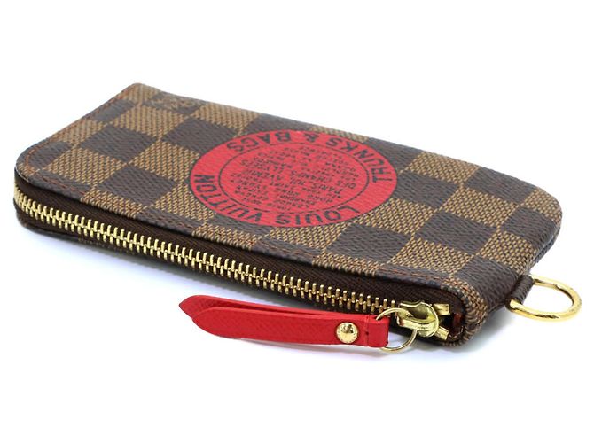 Louis Vuitton T&B Damier Pochette Cles Wallet Castaño Damier ebene - vista 4