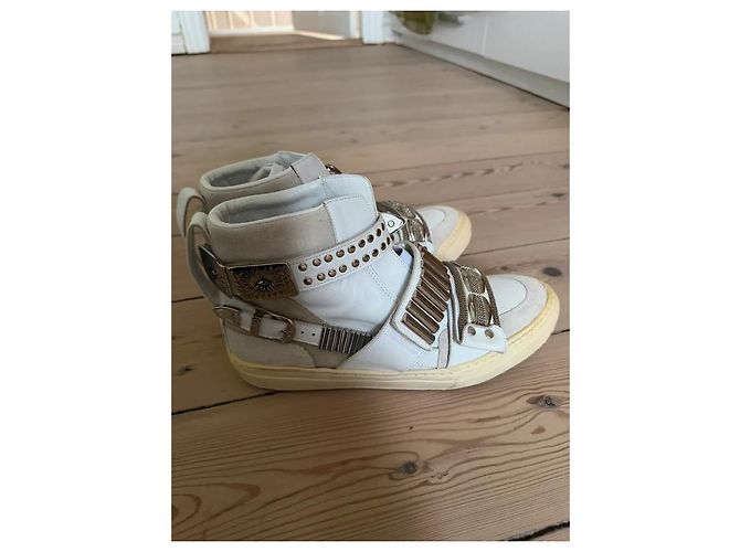 Toga Pulla High-Top-Sneaker Weiß Leder Nieten Metallisch - Ansicht 4