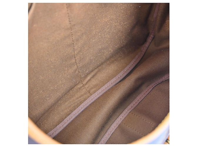 Louis Vuitton Saumur Monogram Canvas 35 Marrone - vista 3