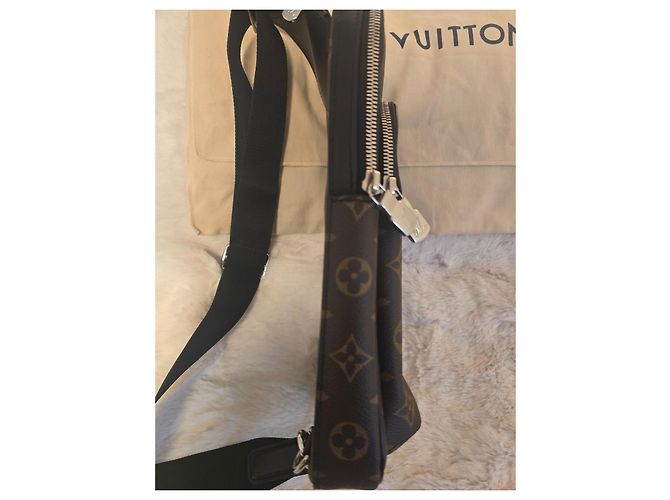 Louis Vuitton Monogram Sling Bag Brown - view 5