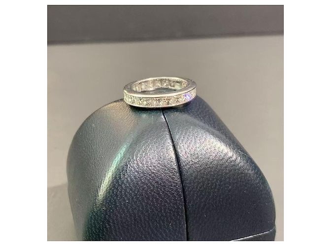 Harry Winston Platinring mit Smaragdschliff-Diamanten Silber - Ansicht 5
