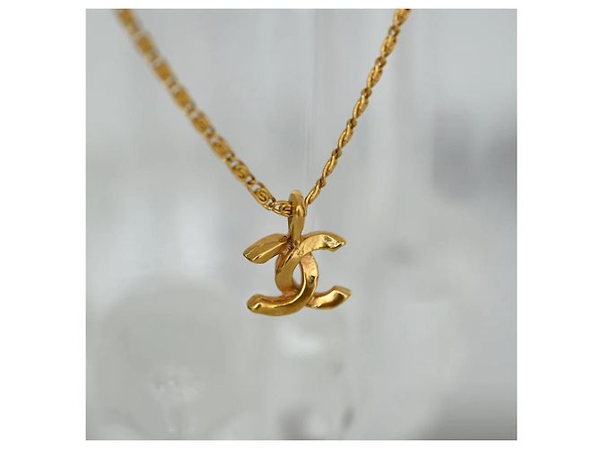 Collana Chanel CC con pendente D'oro - vista 7