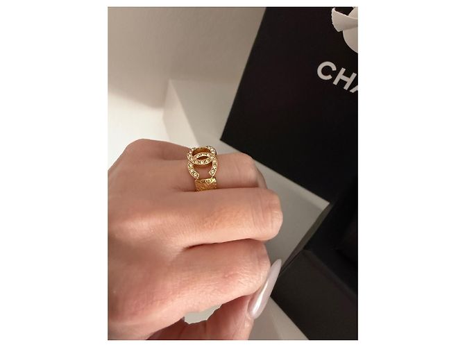 Chanel Ring mit CC-Logo und Kristallen Golden - Ansicht 13