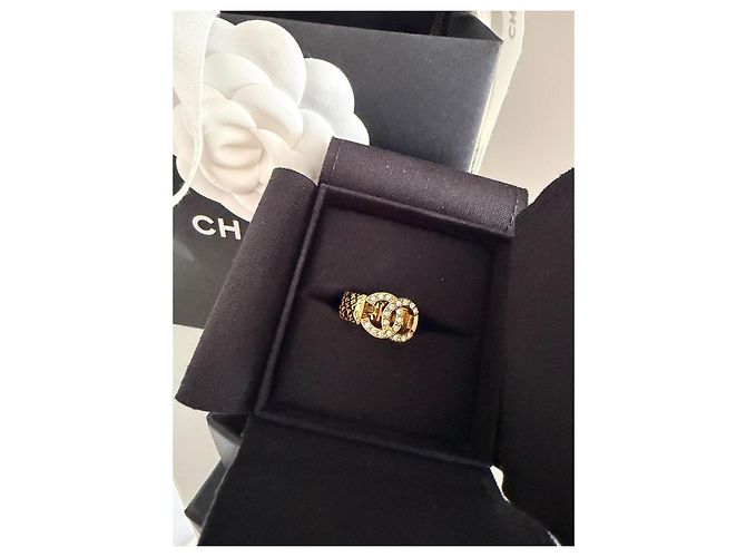 Chanel Ring mit CC-Logo und Kristallen Golden - Ansicht 18