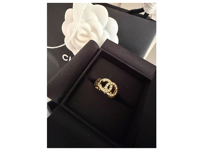 Chanel Ring mit CC-Logo und Kristallen Golden - Ansicht 19