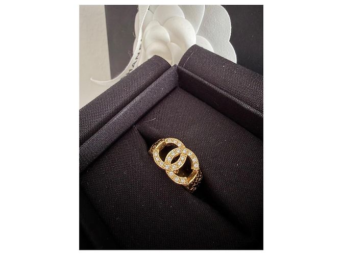 Chanel Ring mit CC-Logo und Kristallen Golden - Ansicht 5