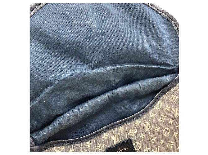 Borsa a Spalla Louis Vuitton Saumur PM Nero - vista 10