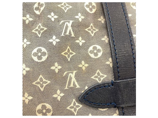 Borsa a Spalla Louis Vuitton Saumur PM Nero - vista 14