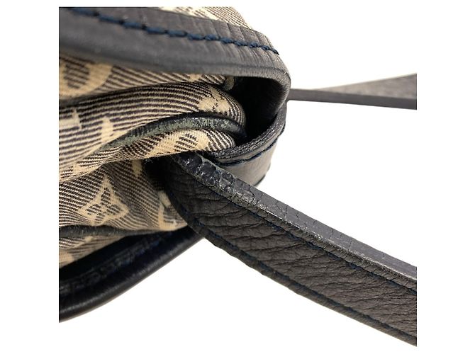 Borsa a Spalla Louis Vuitton Saumur PM Nero - vista 17