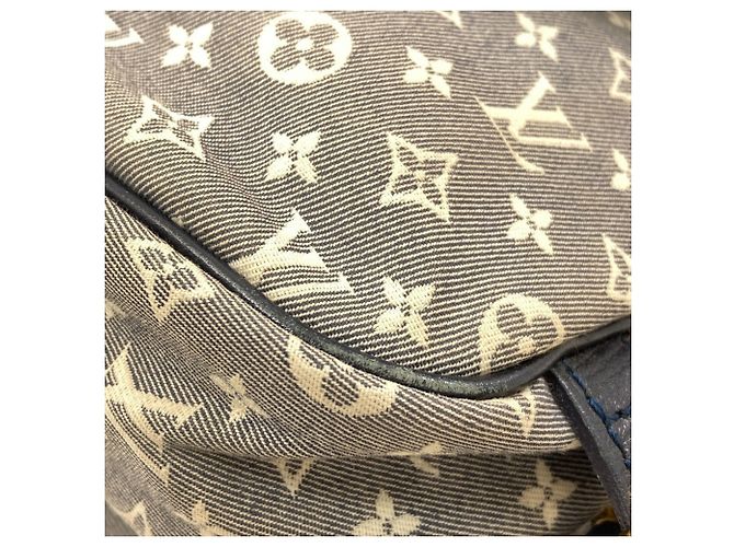 Borsa a Spalla Louis Vuitton Saumur PM Nero - vista 22