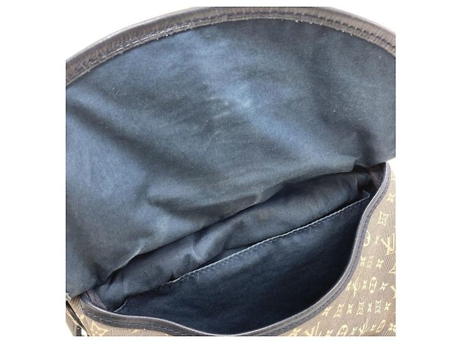 Borsa a Spalla Louis Vuitton Saumur PM Nero - vista 9