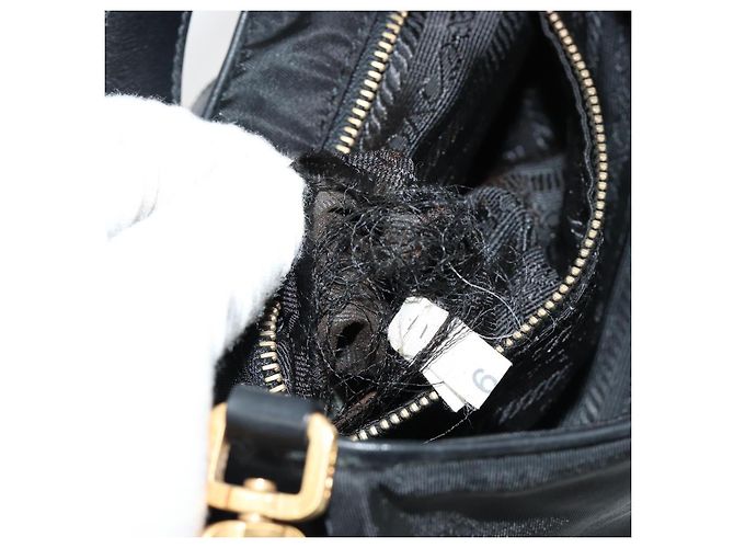 Pochette Accessori PRADA Nylon Nero Oro Auth 171277 D'oro - vista 10