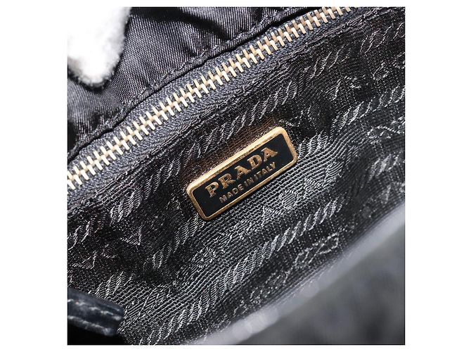 Pochette Accessori PRADA Nylon Nero Oro Auth 171277 D'oro - vista 21