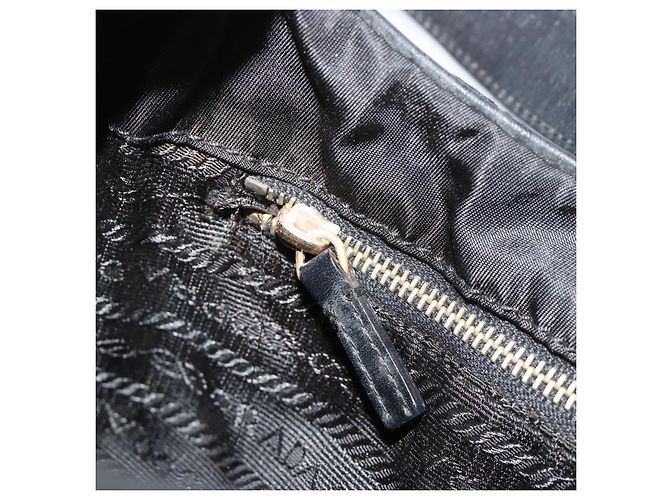 Pochette Accessori PRADA Nylon Nero Oro Auth 171277 D'oro - vista 24
