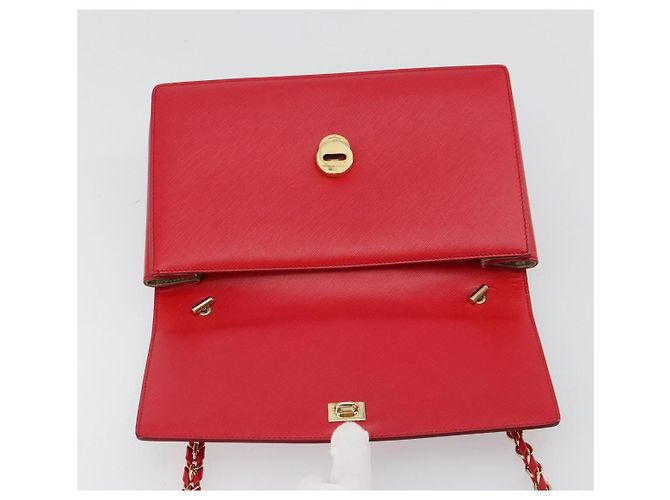 Borsa a Spalla Salvatore Ferragamo Vala Chain in Pelle Rossa e Oro Auth ka4496 Rosso D'oro - vista 15