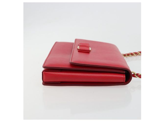 Borsa a Spalla Salvatore Ferragamo Vala Chain in Pelle Rossa e Oro Auth ka4496 Rosso D'oro - vista 4