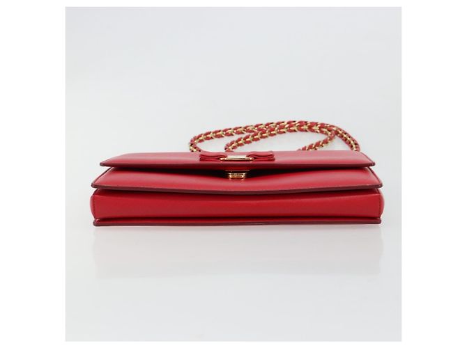 Borsa a Spalla Salvatore Ferragamo Vala Chain in Pelle Rossa e Oro Auth ka4496 Rosso D'oro - vista 9