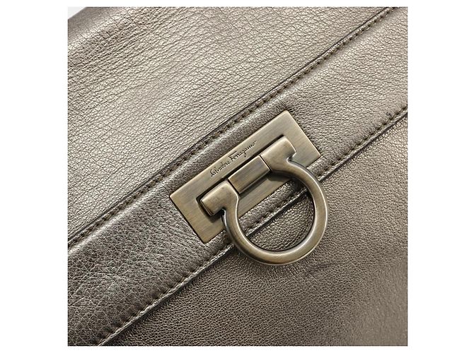 Borsa Salvatore Ferragamo Gancini in pelle argento Auth ka4466 - vista 14
