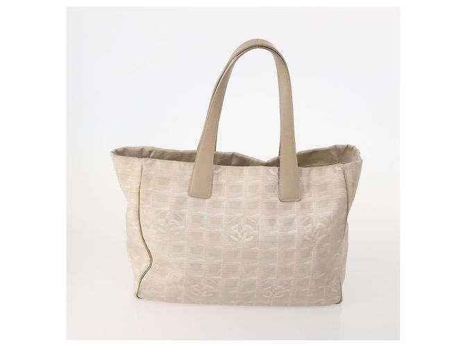 CHANEL Neue Travel Line Tote Bag Nylon 4 Set Beige CC Auth ti3920 - Ansicht 3
