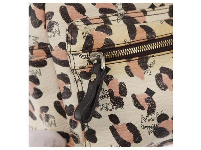 Zaino MCM Vicetos Logogram PVC Leather Ivory Gold Auth 176436 D'oro Crudo - vista 16