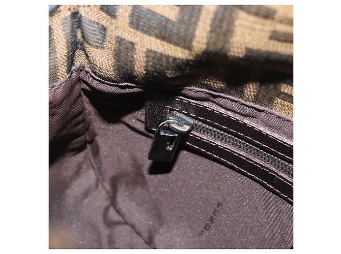 FENDI Zucca Canvas Mamma Baguette Shoulder Bag Black Brown Auth 182801V Marrone Nero - vista 24