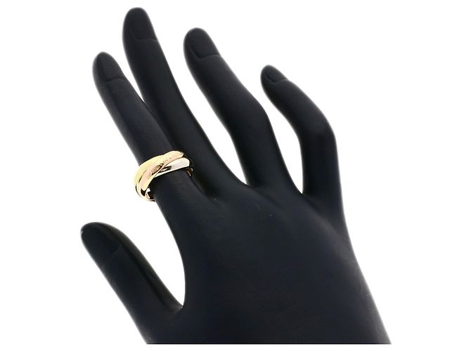 Anello Trinity Cartier in oro giallo rosa e bianco - vue 4