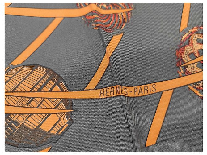 Hermès Hermes Carré 90 Seta multicolore 90 x 90 Marrone - vista 4