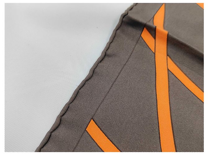Hermès Hermes Carré 90 Seta multicolore 90 x 90 Marrone - vista 6