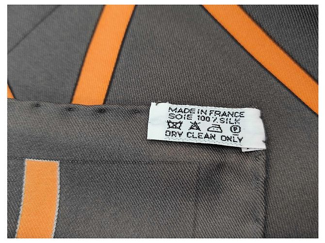 Hermès Hermes Carré 90 Seta multicolore 90 x 90 Marrone - vista 7