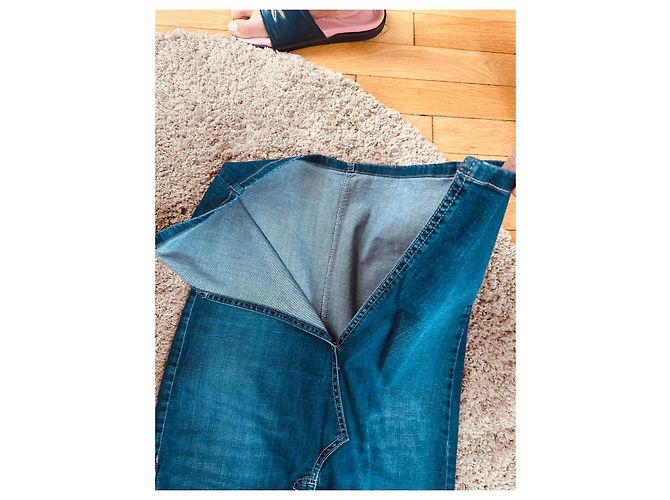 Pleats Please PLEASE Blauer Jeansrock lang mit Schlitz - Ansicht 5