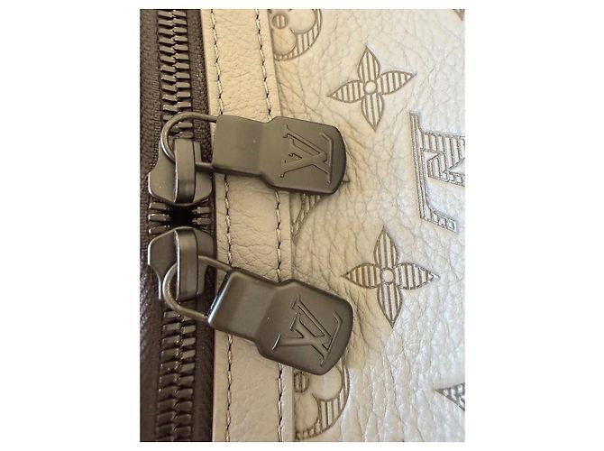Louis Vuitton Monogram Leder Rucksack Grau - Ansicht 4