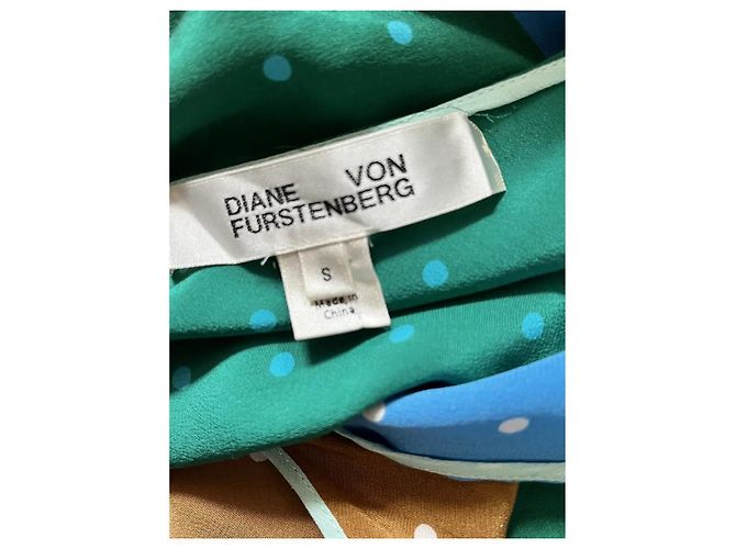 Diane Von Furstenberg Vestido Maxi de Seda com Bolinhas Marrom Azul Verde - vista 3