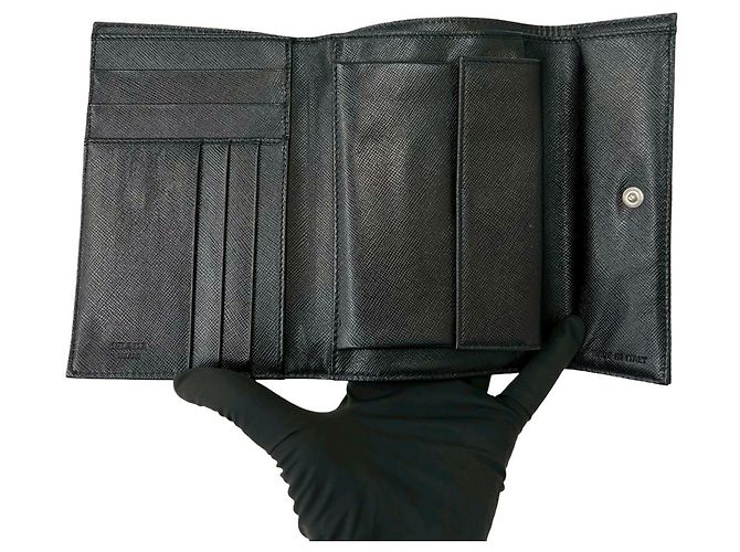 Portafoglio trilobato in nylon Tessuto con logo triangolo Prada e finiture in pelle Nero - vista 7