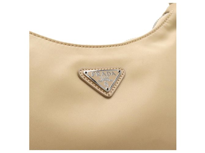 Borsa pochette Prada Triangle Re-Edition 2005 in nylon beige - vista 5