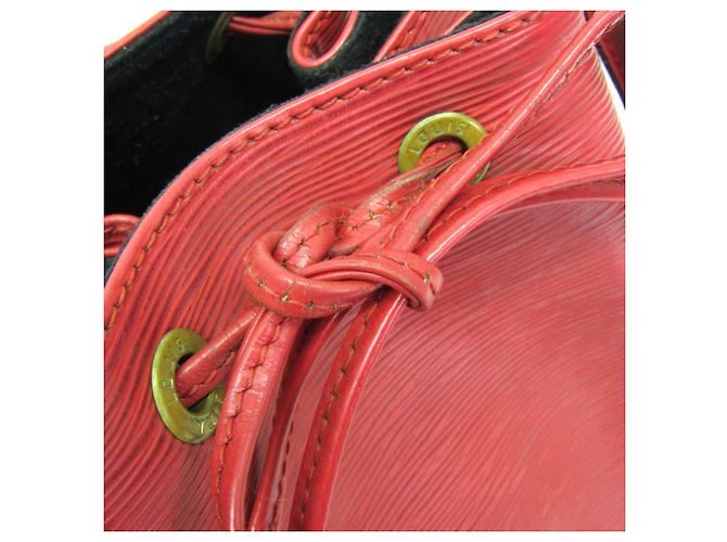 Borsa a Spalla Louis Vuitton Epi Petit Noe Rosso - vista 11