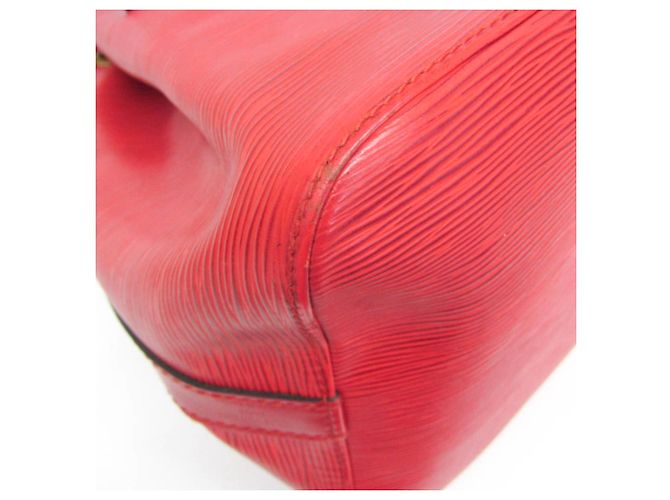 Borsa a Spalla Louis Vuitton Epi Petit Noe Rosso - vista 4