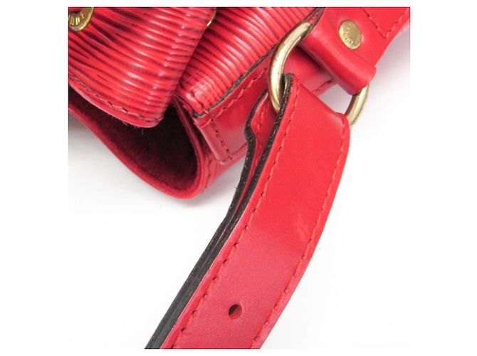 Borsa a Spalla Louis Vuitton Epi Petit Noe M44107 in Rosso Castilian - vista 9